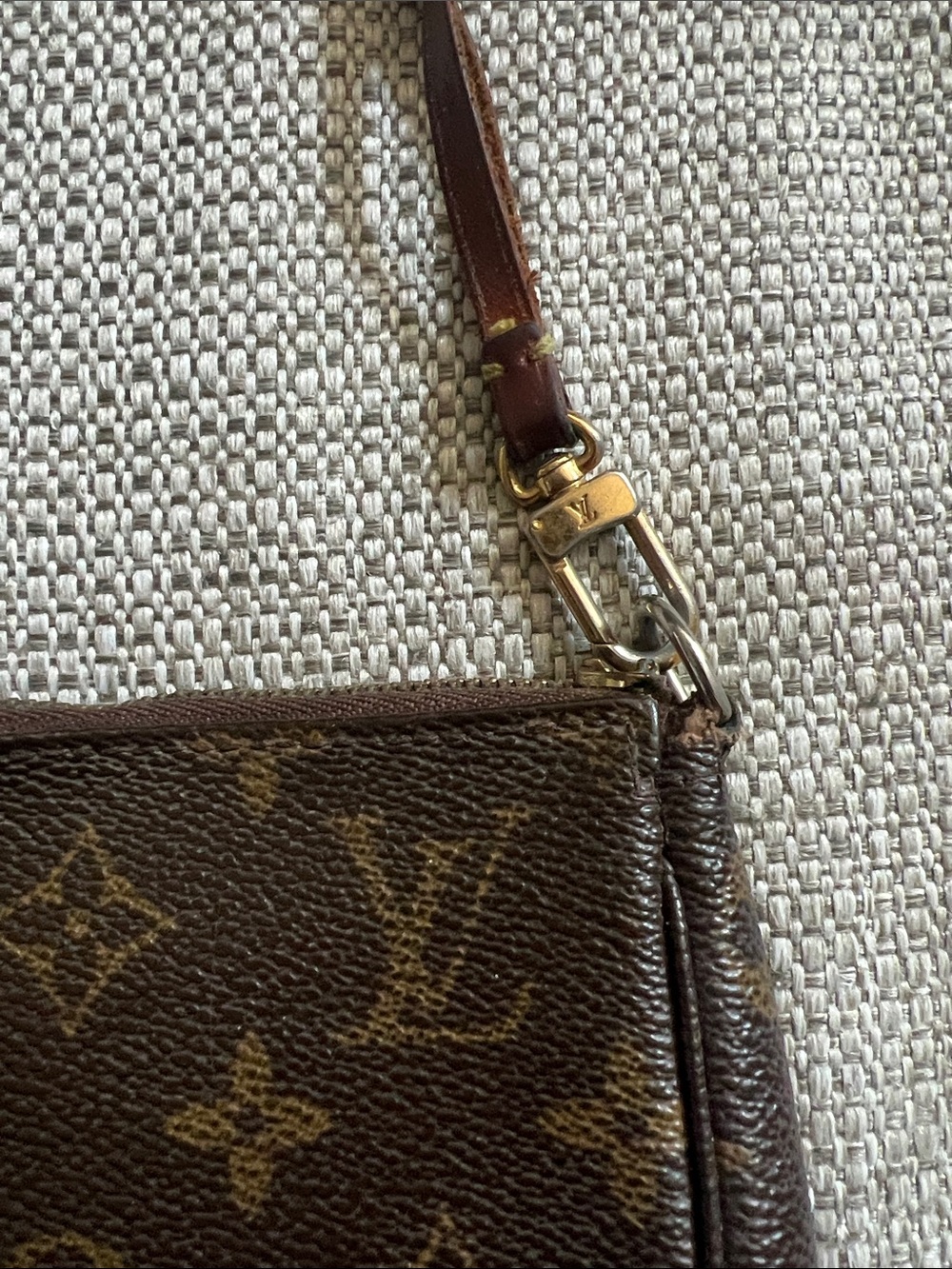 Louis Vuitton Brown Monogram Pochette Shoulder Bag with Leather Strap - Picture 3 of 10